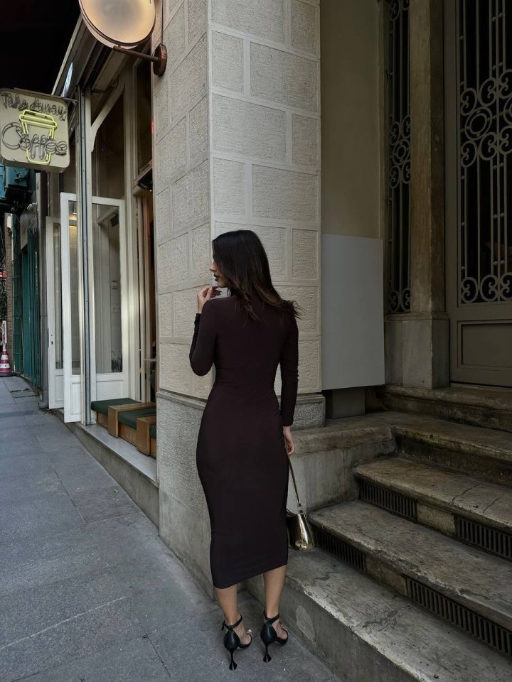 Kadın Sandy Kumaş Drabe Yaka Belinde Tül Detaylı Midi Boy Elbise