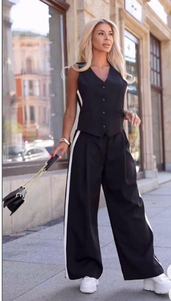 Kadın Kosuz V Yaka Düğme Detay Yelek Ve Yanları şerit Detay Ispanyol Paça Pantolon Hürrem Kumaş Ikili Takım