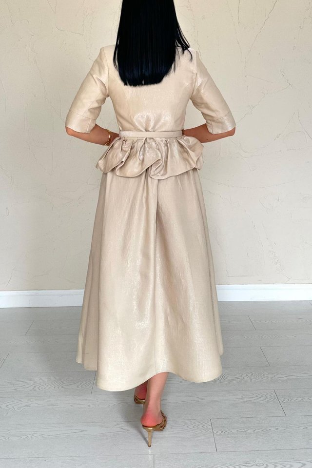 Bej İnce Kemerli Fırfırlı Ceket Ve Büzgülü Etek Takım