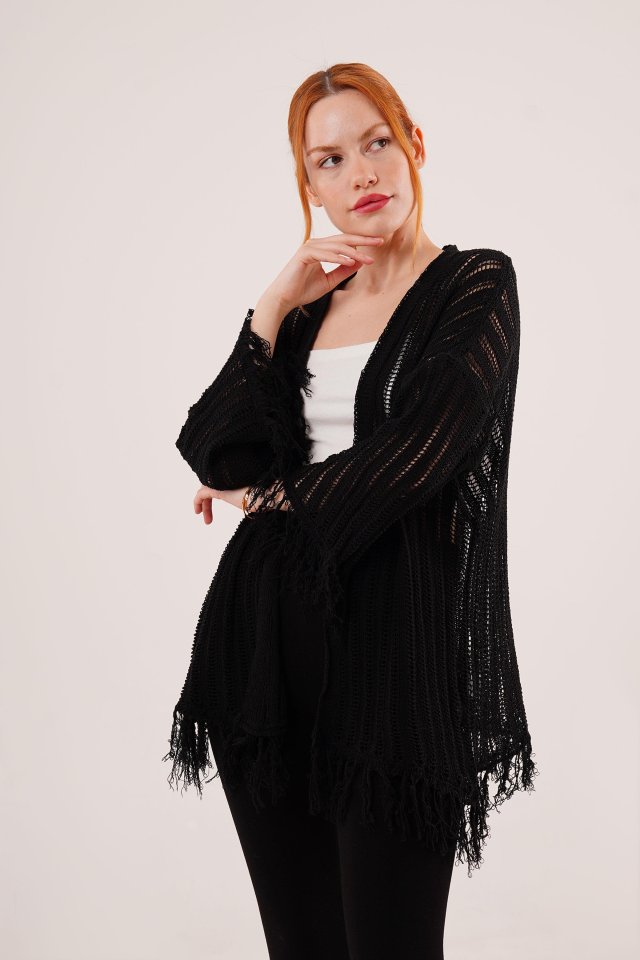 Püskül Detaylı Delikli Model Siyah Hırka