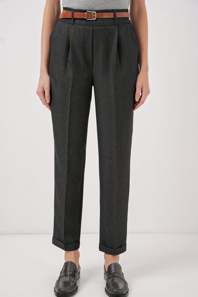 6686 Pileli Kemerli Kumaş Pantolon - Füme