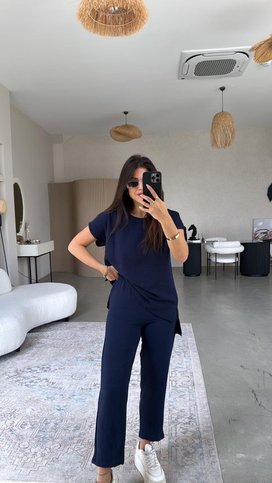 Kadın Kısa Kollu Bluz Ve Bileği Pens Detay Pantolon Ikili Takım