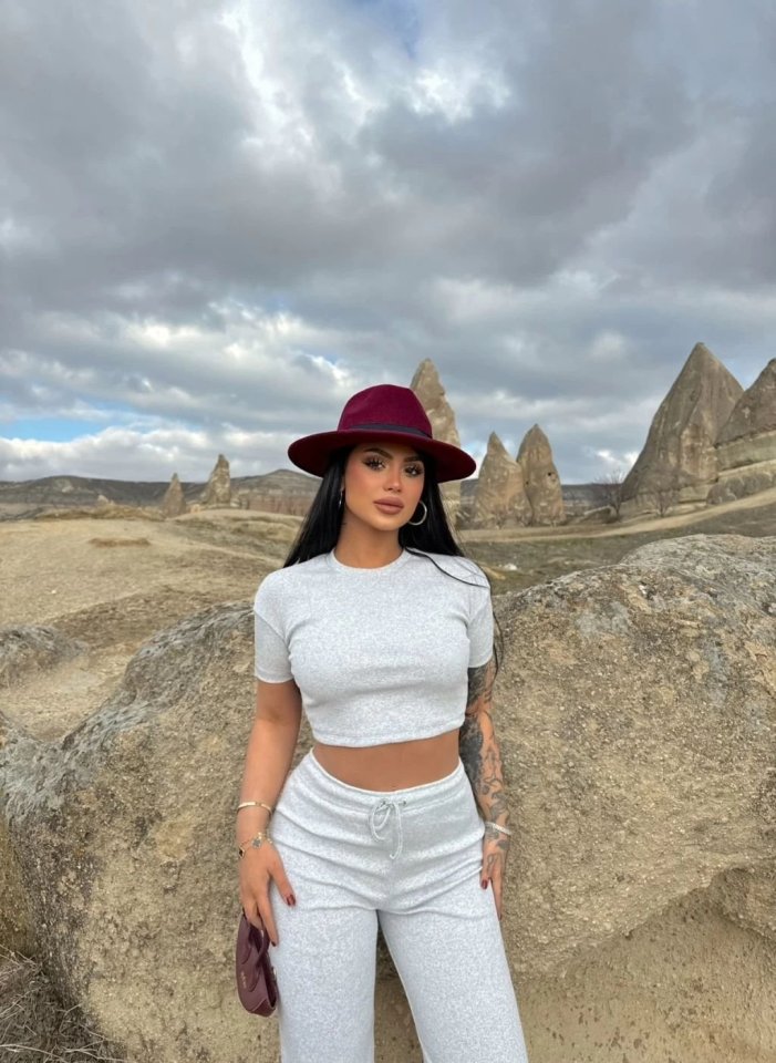 Kadın Kısa Kollu Bluz Ve Yüksek Bel Bol Baça Pantolon Ikili Takım