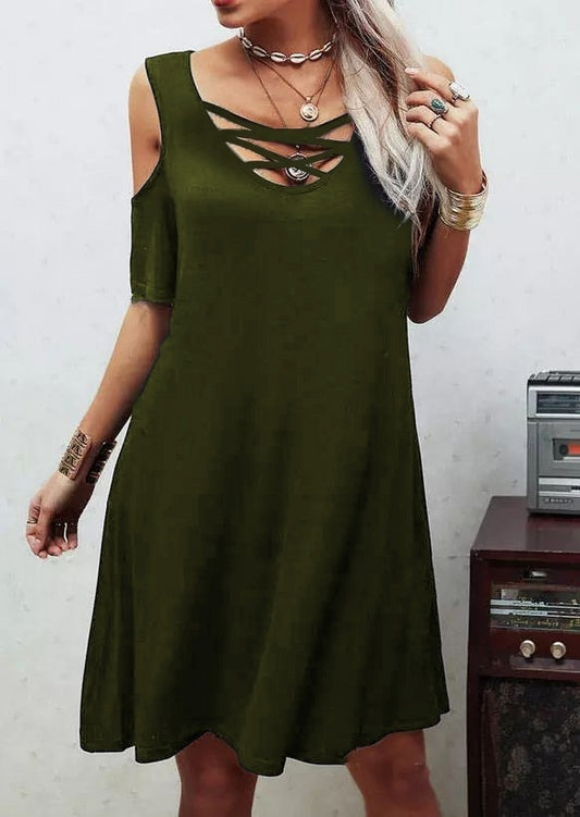 Dekolteli Bağcık Detay Viskon Kumaş Elbise