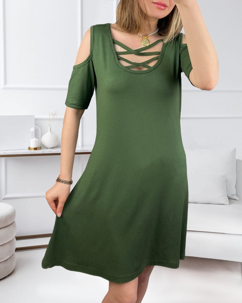 Dekolteli Bağcık Detay Viskon Kumaş Elbise