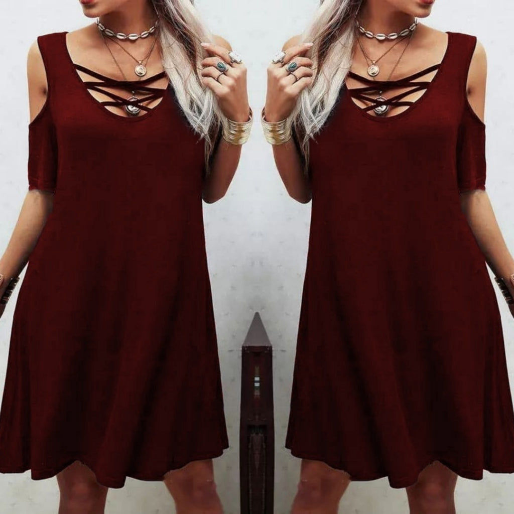 Dekolteli Bağcık Detay Viskon Kumaş Elbise