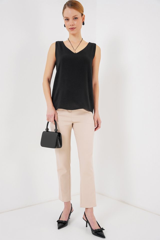 V Yaka Sıfır Kol Bluz 950 - Siyah