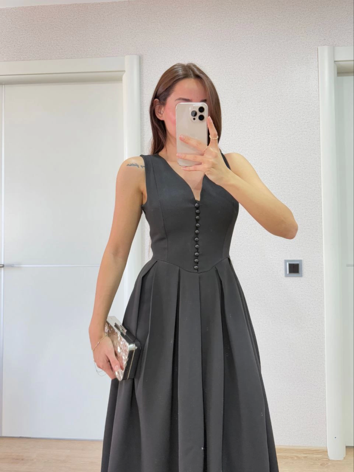 V Yaka Uzun Kolsuz Elbise- Siyah