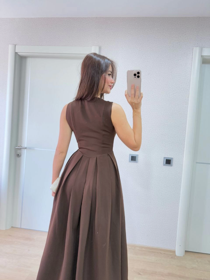 V Yaka Uzun Kolsuz Elbise- Kahverengi