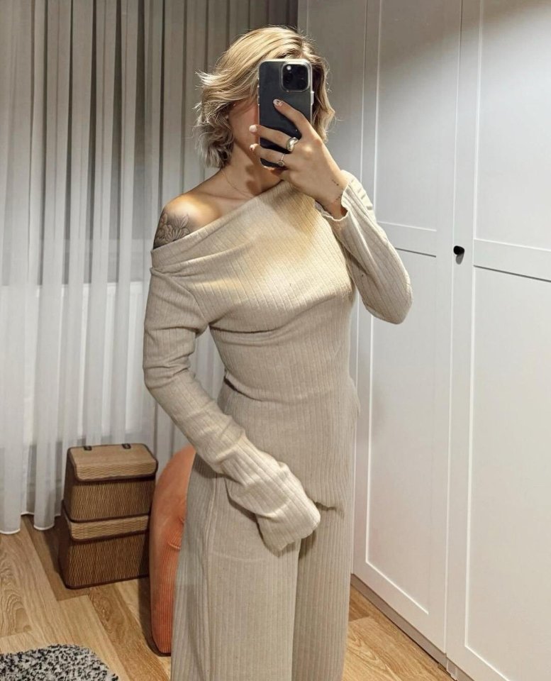 Kadın Uzun Kollu Omuzlardan Açık Asimetrik Kesim Kaşkorse Bluz Ve Pantolon Ikili Pantolon