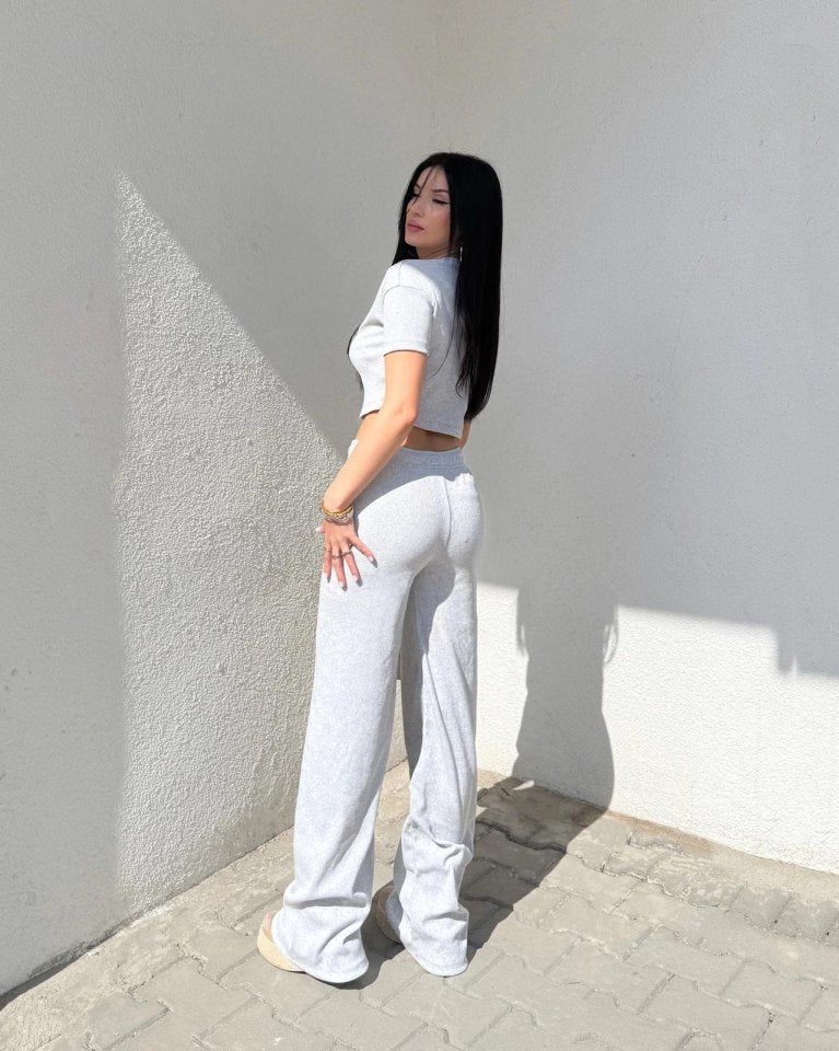 Kadın Kısa Kollu Bluz Ve Yüksek Bel Bol Baça Pantolon Ikili Takım