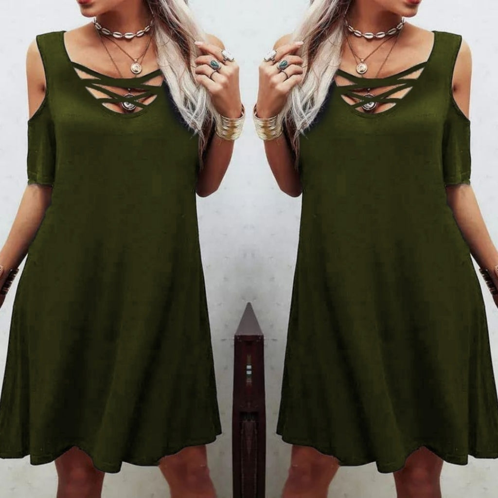 Dekolteli Bağcık Detay Viskon Kumaş Elbise